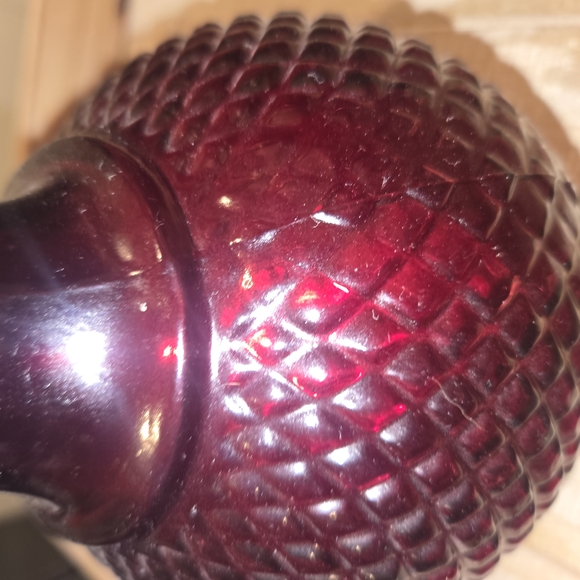 Burgundy Glass Vase with Textured Diamond Pattern - Picture 2 of 4